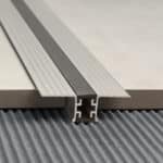 Junta de Dilatación Cover Atrim 20 mm Aluminio Negro - Imagen 2