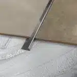 Perfil Guardacanto J Frigg Kronos 12mm Varilla de Acero Inoxidable 2.5m - Imagen 3